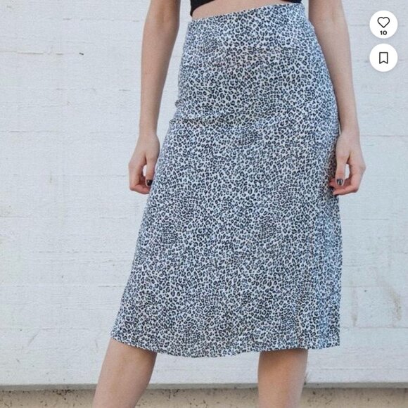 Brandy Melville Phoebe Skirt - Picture 7 of 7